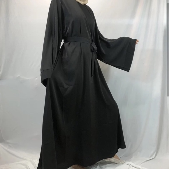 Black abaya - Picture 1 of 1